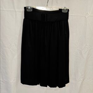 Liz Claiborne Black Pleated Skirt size 6